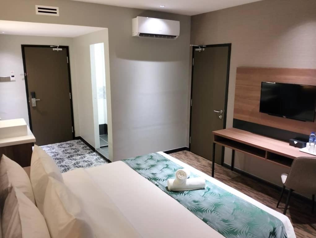 Nb Hotel Johor Bahru Bagian luar foto