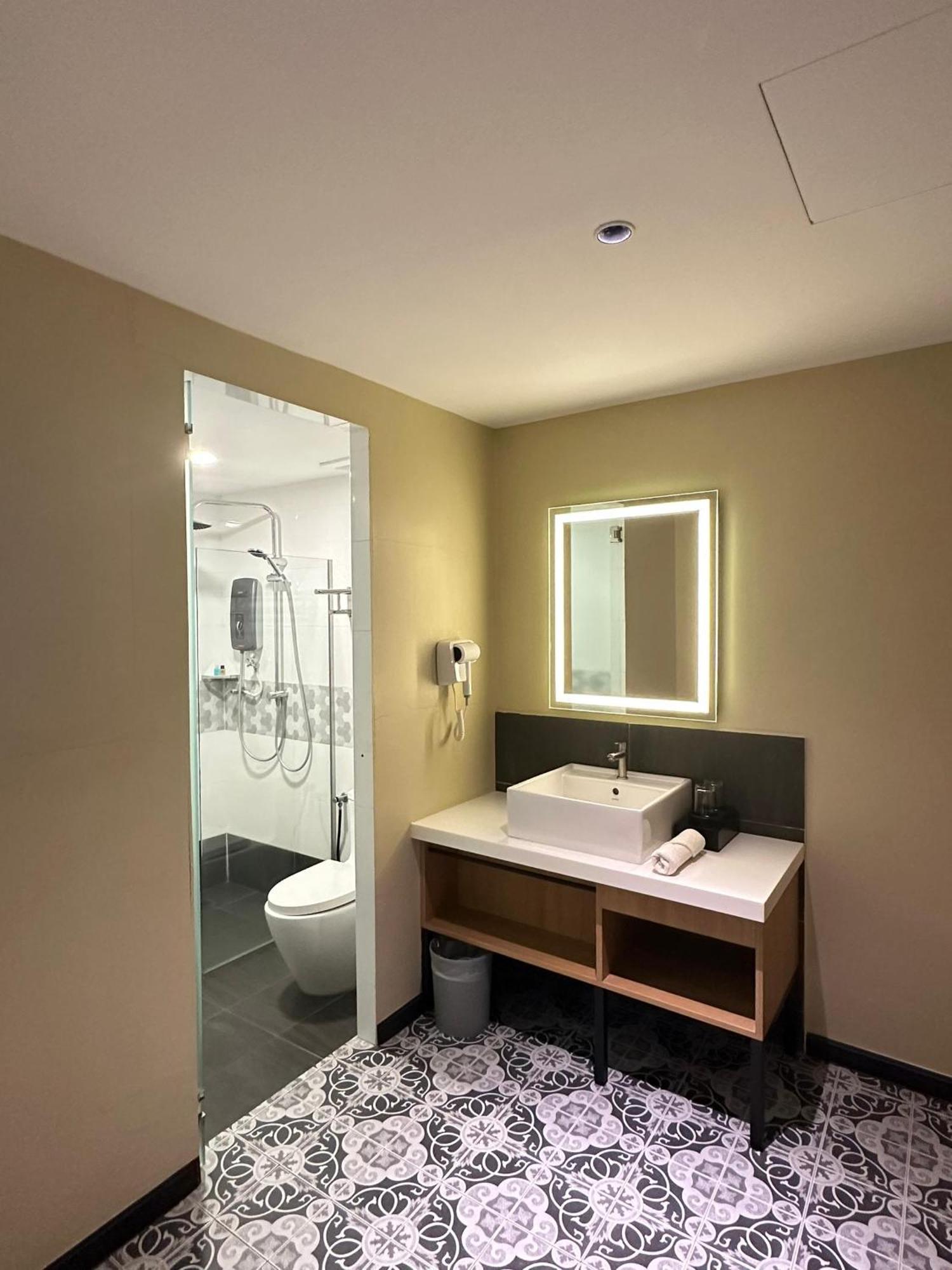 Nb Hotel Johor Bahru Bagian luar foto