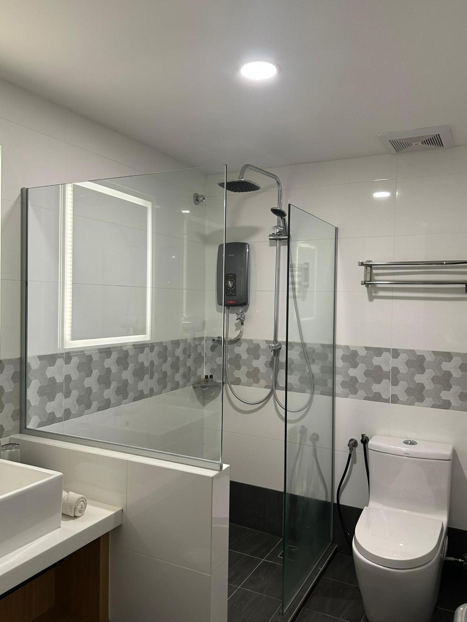 Nb Hotel Johor Bahru Bagian luar foto