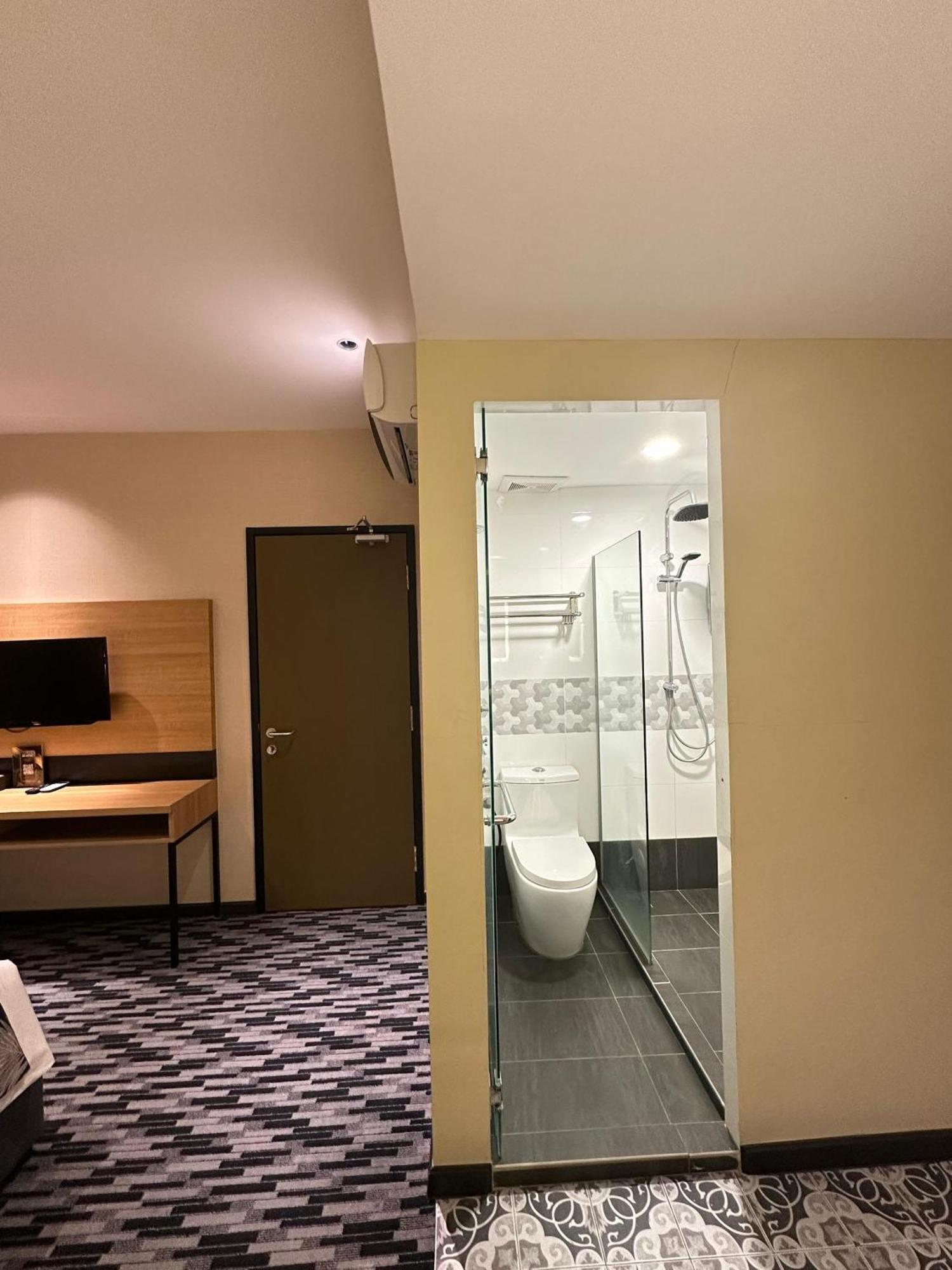 Nb Hotel Johor Bahru Bagian luar foto
