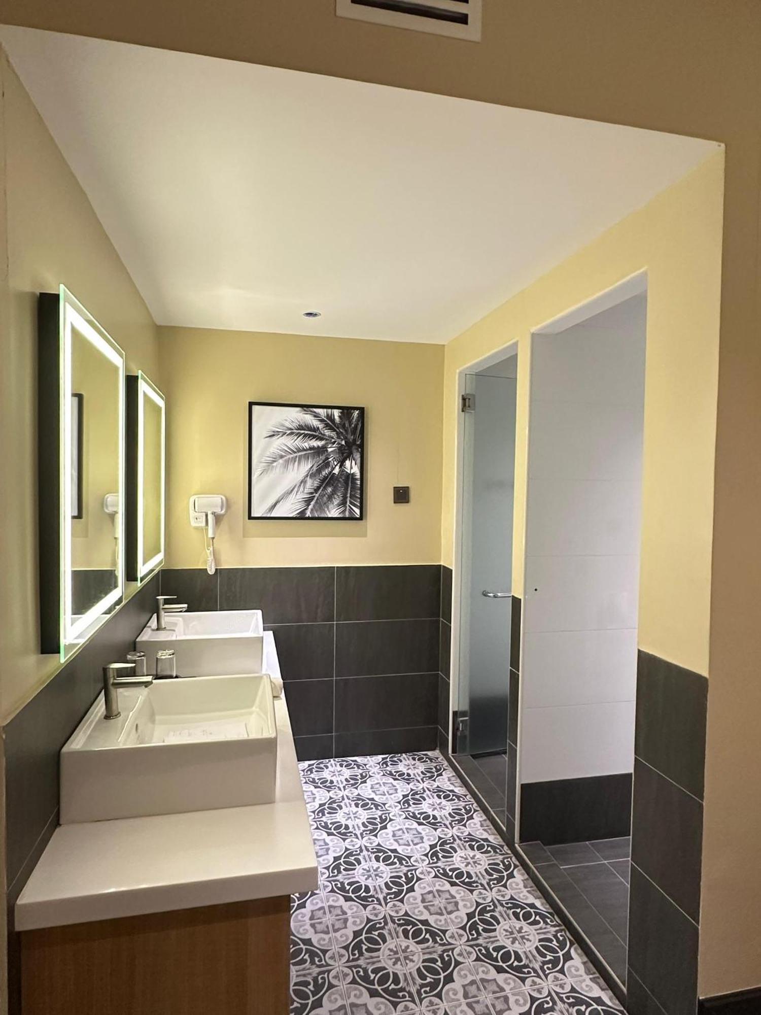 Nb Hotel Johor Bahru Bagian luar foto