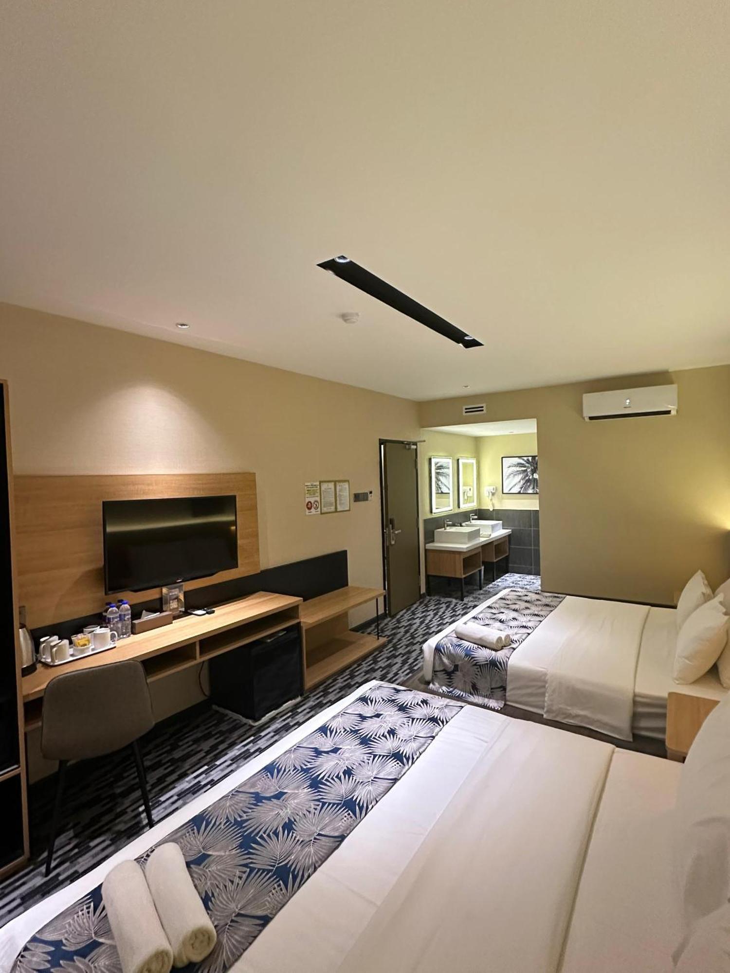 Nb Hotel Johor Bahru Bagian luar foto